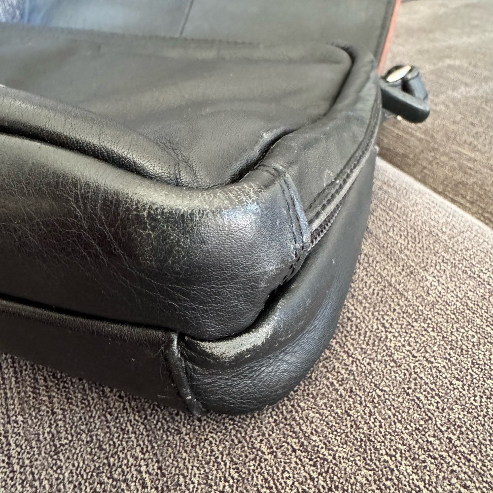 Derek Alexander Black/Brandy colour Leather CIERRA
Crossbody Flap Organizer - Picture 9 of 11